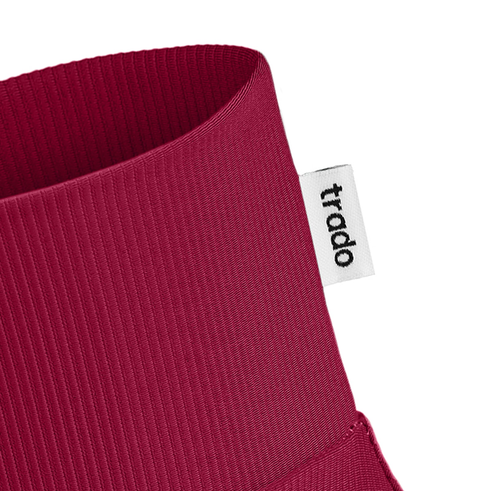 trado label on the trado trail gaiter dark red