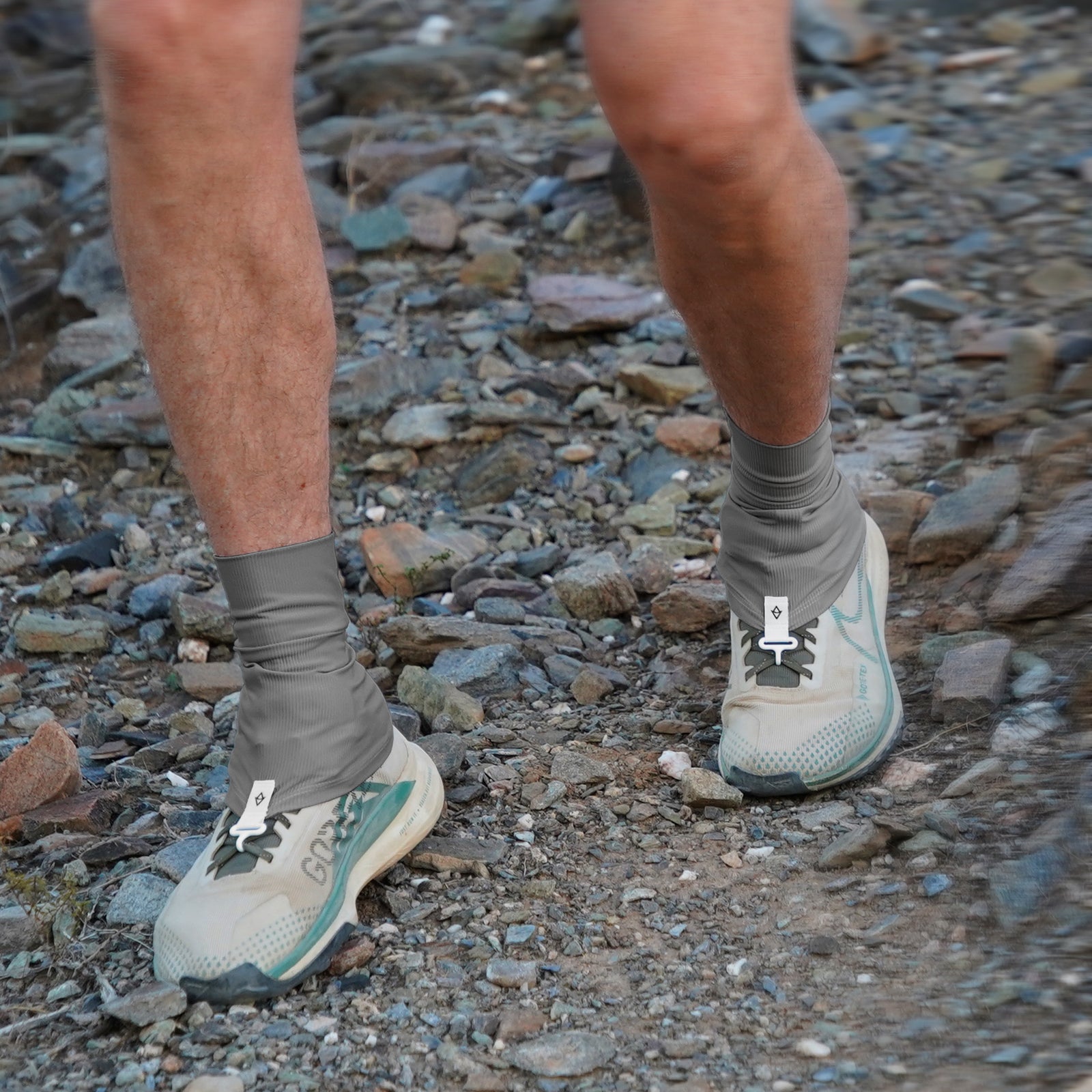 charcoal trado trail gaiters